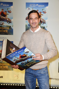 Theaterpremiere 'Im Labyrinth der Bücher' in Berlin