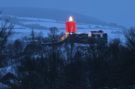 Die größte Adventskerze Norddeutschlands in Polle