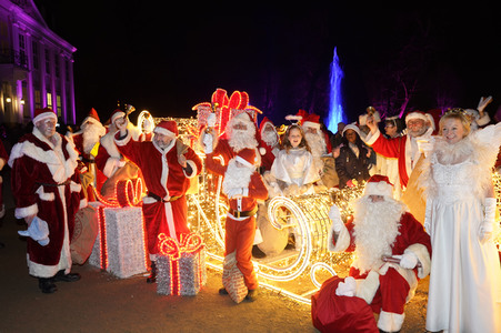 Weihnachtsmannvollversammlung der Berliner Weihnachtsmannzentrale im Tierpark Berlin