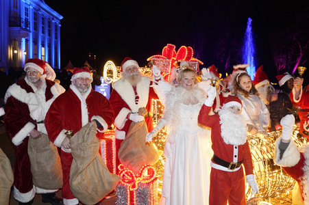 Weihnachtsmannvollversammlung der Berliner Weihnachtsmannzentrale im Tierpark Berlin