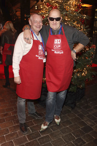 Charity-Weihnachtsfeier für Obdachlose in Hamburg