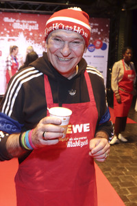 Charity-Weihnachtsfeier für Obdachlose in Hamburg