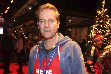 Charity-Weihnachtsfeier für Obdachlose in Hamburg