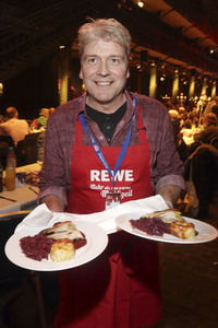 Charity-Weihnachtsfeier für Obdachlose in Hamburg