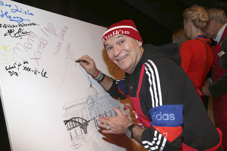 Charity-Weihnachtsfeier für Obdachlose in Hamburg