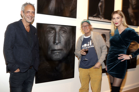 Ausstellungseröffnung 'Covered II – Famous Friends' in Hamburg