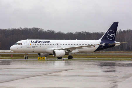 Präsentation des Winter-Fuhrparks des Flughafens Köln Bonn