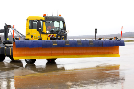 Präsentation des Winter-Fuhrparks des Flughafens Köln Bonn
