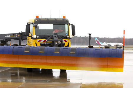 Präsentation des Winter-Fuhrparks des Flughafens Köln Bonn