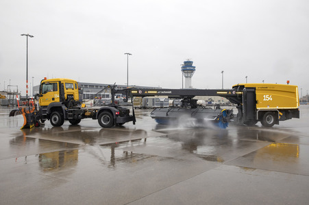 Präsentation des Winter-Fuhrparks des Flughafens Köln Bonn