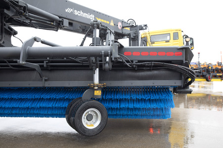 Präsentation des Winter-Fuhrparks des Flughafens Köln Bonn