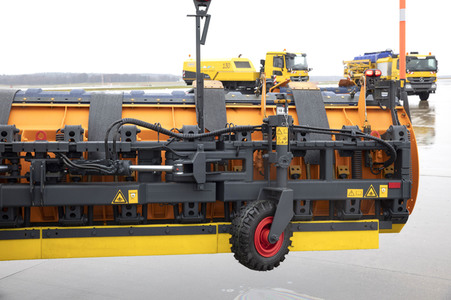 Präsentation des Winter-Fuhrparks des Flughafens Köln Bonn