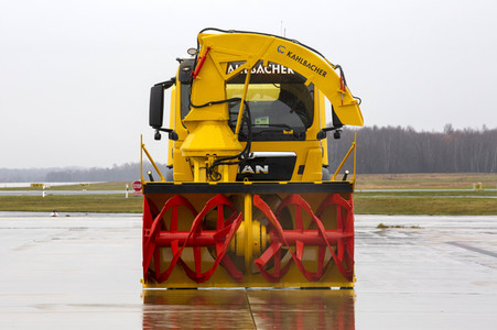 Präsentation des Winter-Fuhrparks des Flughafens Köln Bonn