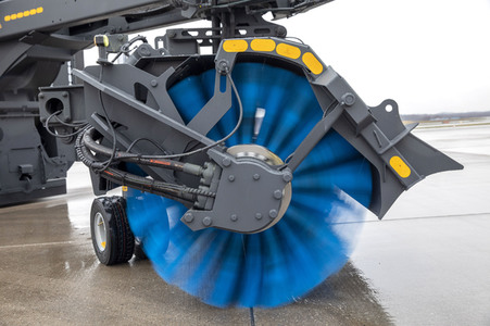 Präsentation des Winter-Fuhrparks des Flughafens Köln Bonn