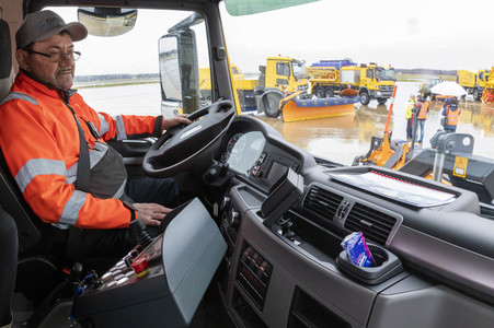 Präsentation des Winter-Fuhrparks des Flughafens Köln Bonn