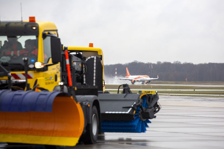 Präsentation des Winter-Fuhrparks des Flughafens Köln Bonn