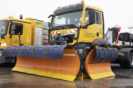 Präsentation des Winter-Fuhrparks des Flughafens Köln Bonn