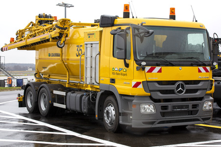 Präsentation des Winter-Fuhrparks des Flughafens Köln Bonn