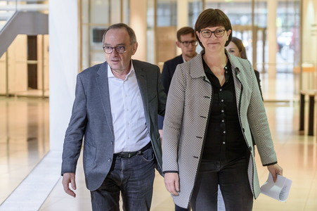 Prssekonferenz der SPD-Vorsiztenden in Berlin