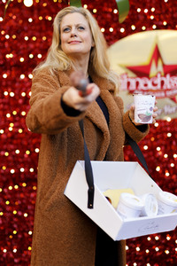 Barbara Schöneberger auf dem Weihnachtsmarkt in Köln