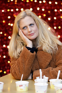 Barbara Schöneberger auf dem Weihnachtsmarkt in Köln