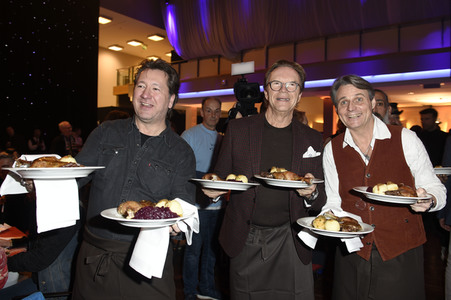 25. Weihnachtsfeier für Obdachlose und Bedürftige in Berlin