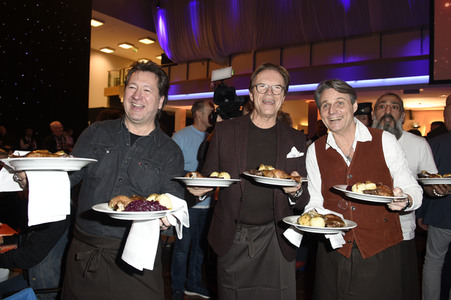 25. Weihnachtsfeier für Obdachlose und Bedürftige in Berlin