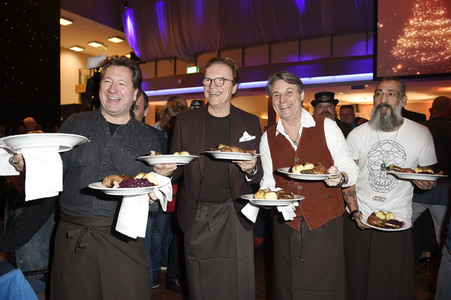 25. Weihnachtsfeier für Obdachlose und Bedürftige in Berlin