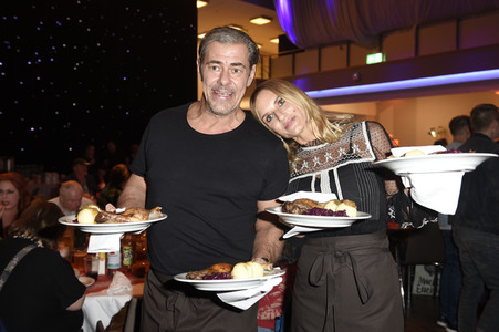 25. Weihnachtsfeier für Obdachlose und Bedürftige in Berlin