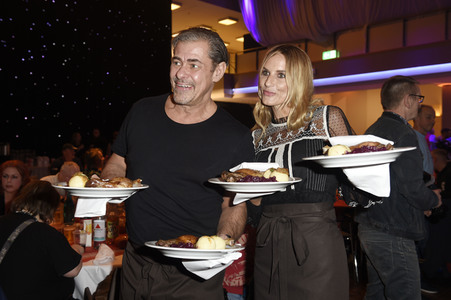 25. Weihnachtsfeier für Obdachlose und Bedürftige in Berlin