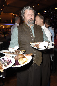 25. Weihnachtsfeier für Obdachlose und Bedürftige in Berlin