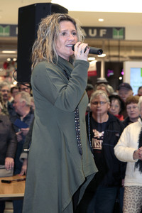 CD-Präsentation von Daniela Alfinito in Görltz