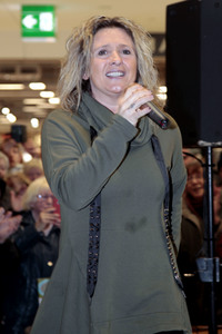 CD-Präsentation von Daniela Alfinito in Görltz