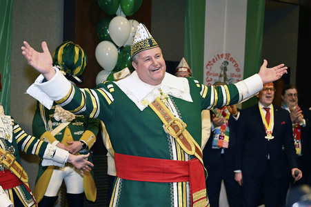 Einzug des Kölner Dreigestirns in die Hofburg in Köln