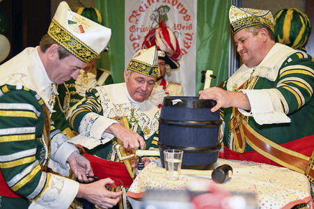 Einzug des Kölner Dreigestirns in die Hofburg in Köln