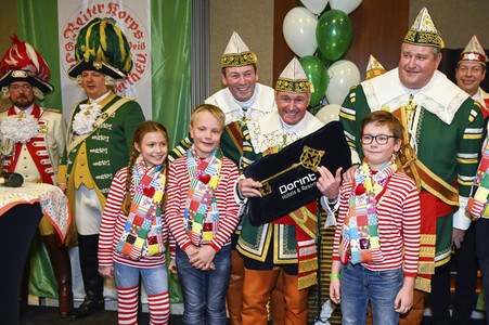 Einzug des Kölner Dreigestirns in die Hofburg in Köln