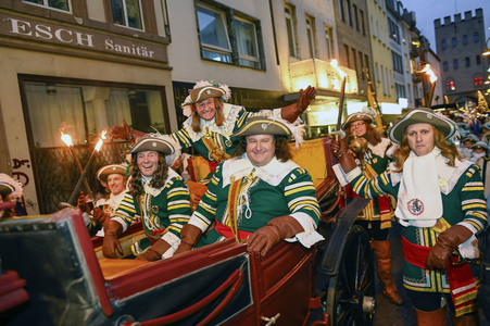 Einzug des Kölner Dreigestirns in die Hofburg in Köln