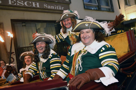 Einzug des Kölner Dreigestirns in die Hofburg in Köln