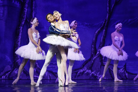 Das Russische Nationalballett mit 'Schwanensee' in Köln