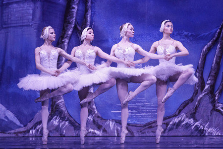 Das Russische Nationalballett mit 'Schwanensee' in Köln