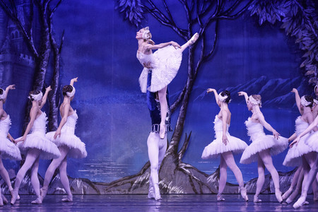 Das Russische Nationalballett mit 'Schwanensee' in Köln