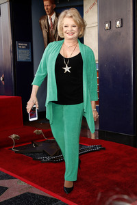 Burt Ward erhält einen Stern auf dem Hollywood Walk of Fame in Los Angeles