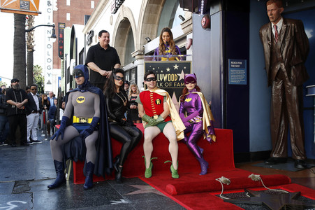 Burt Ward erhält einen Stern auf dem Hollywood Walk of Fame in Los Angeles