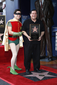Burt Ward erhält einen Stern auf dem Hollywood Walk of Fame in Los Angeles
