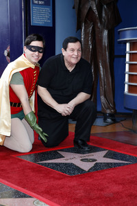 Burt Ward erhält einen Stern auf dem Hollywood Walk of Fame in Los Angeles