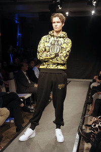 Dr. Sindsen Pompöös Fashion Party 'Shine Bright Like Pompöös' in Berlin