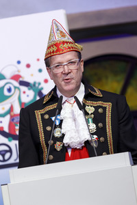 Übergabe der Ford Karnevalsfahrzeuge an das Kölner Karneval Dreigestirn in Köln