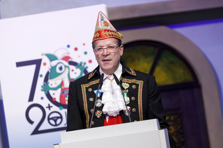 Übergabe der Ford Karnevalsfahrzeuge an das Kölner Karneval Dreigestirn in Köln