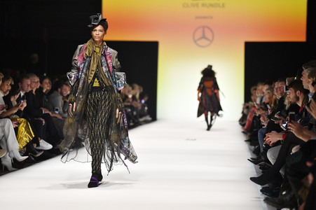 Auftaktshow 'Mercedes-Benz presents fashion talents from South Africa' auf der Berlin Fashion Week Autumn/Winter 2020