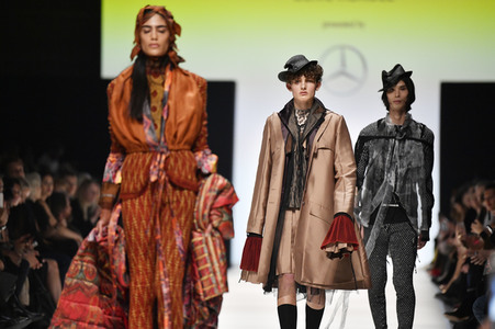Auftaktshow 'Mercedes-Benz presents fashion talents from South Africa' auf der Berlin Fashion Week Autumn/Winter 2020